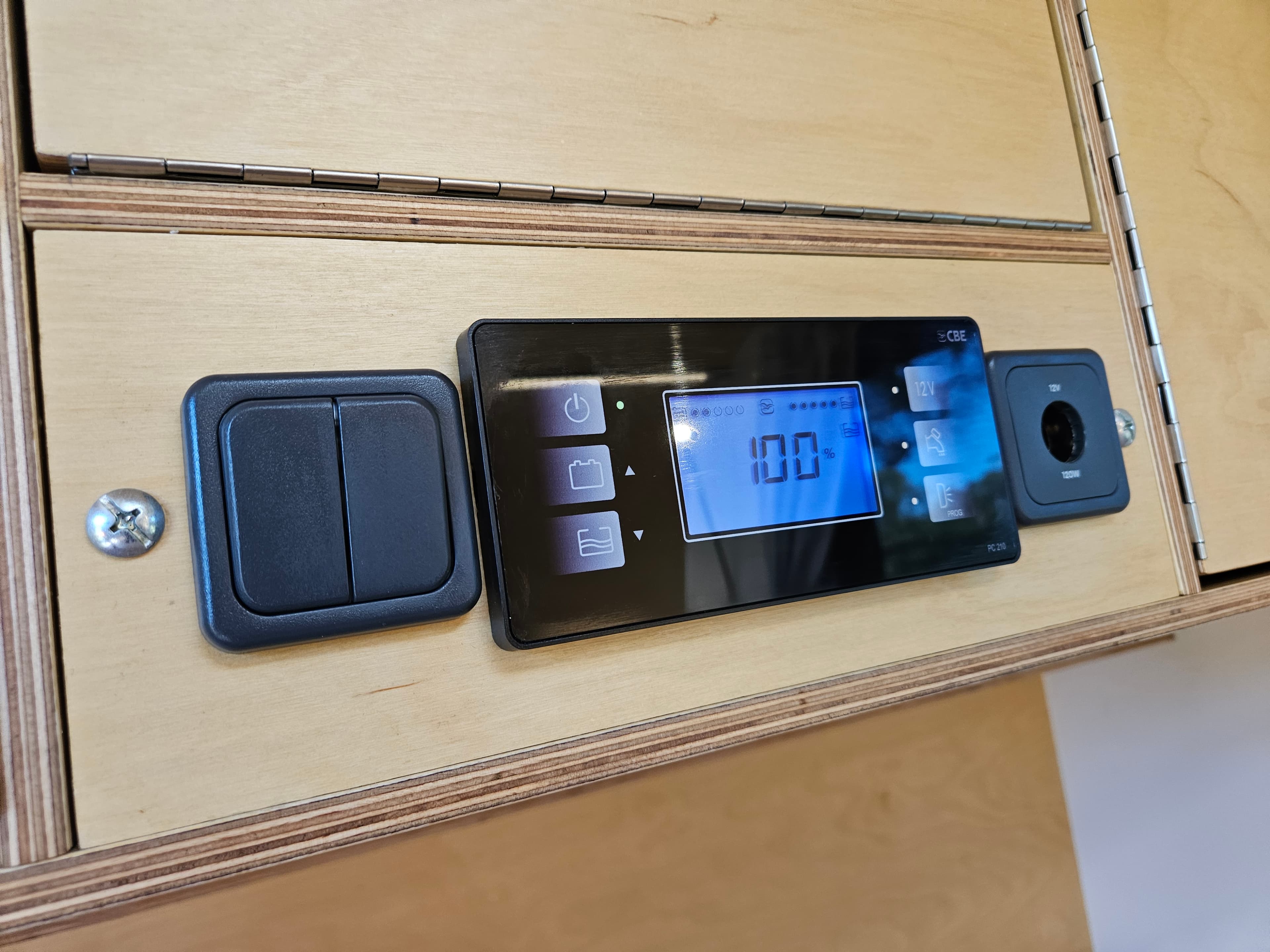 2024 Smidge Breeze — CBE battery management system showing 100% charge