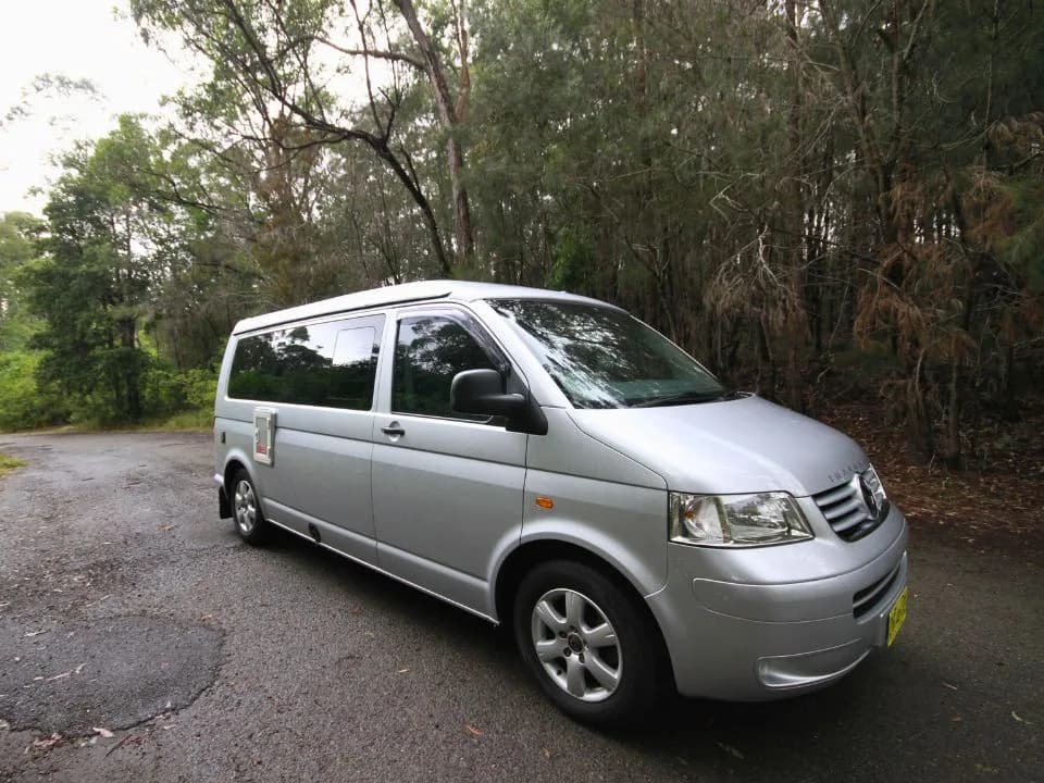 2007 Trakka Trakkadu T5 campervan — front three-quarter passenger's side exterior view