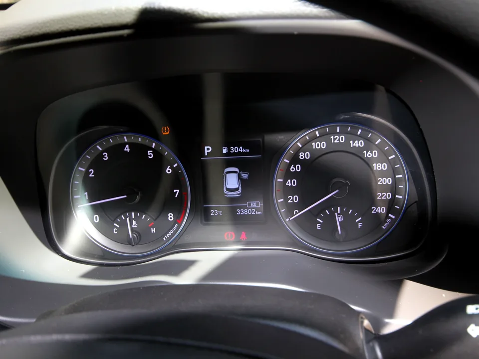2019 Hyundai Kona Go interior — odometer showing 34,000 km