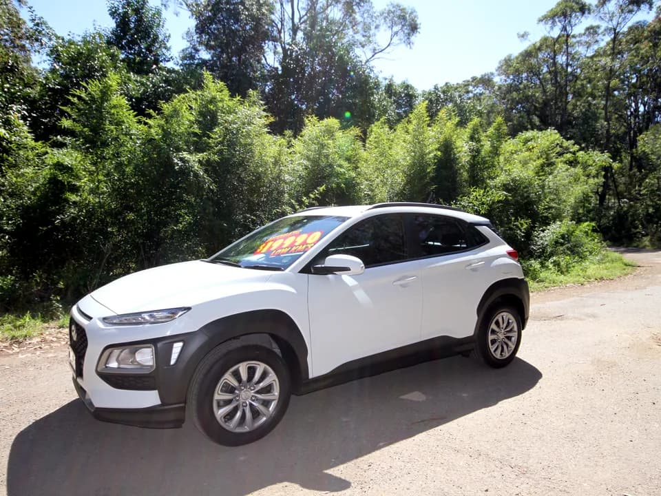 2019 Hyundai Kona Go — front three-quarter exterior view