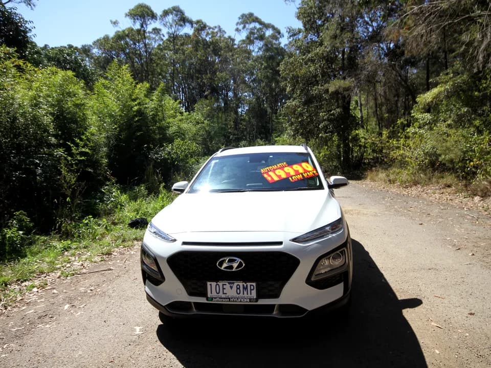 2019 Hyundai Kona Go — front three-quarter exterior, alternate angle