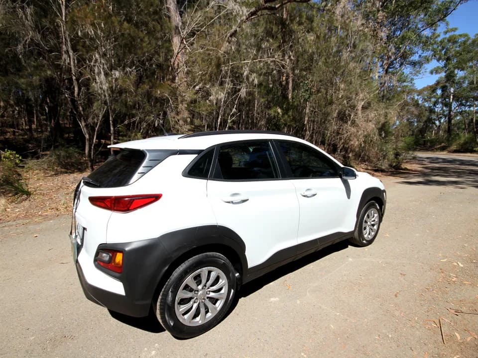 2019 Hyundai Kona Go — rear three-quarter exterior view