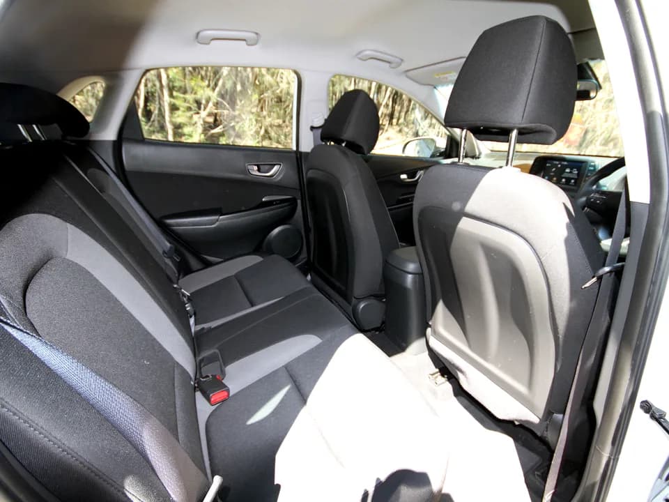 2019 Hyundai Kona Go interior — rear seat legroom